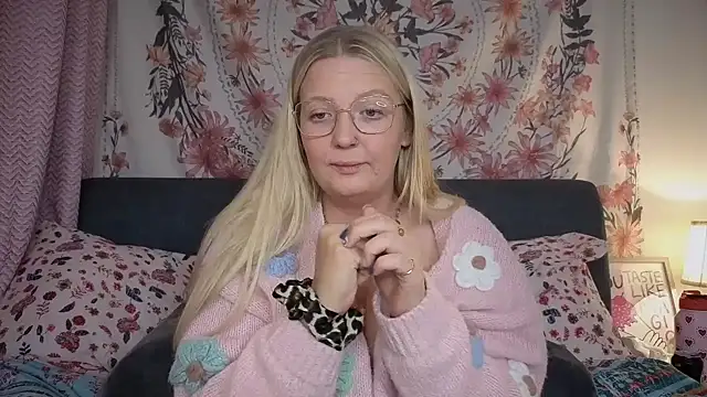 Snapshot of Daisyxoxo_ chatting on October 29, 2025, 9:05 pm Daisyxoxo  online show from October 29, 2025, 9:05 pm