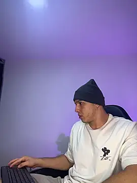 max valiant1 online show from February 18, 2026, 7:26 am