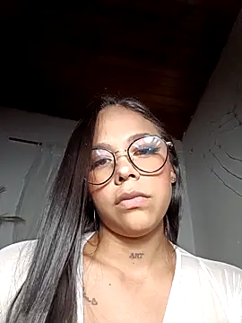 linda698049 online show from October 14, 2025, 4:57 am