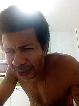 moreno25centimetro online show from December 19, 2025, 2:35 pm