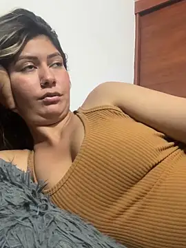 miss silvia online show from November 13, 2025, 12:31 am