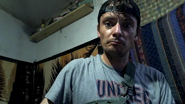 Snapshot of RichardW chatting on October 18, 2025, 7:20 am RichardW online show from October 18, 2025, 7:20 am