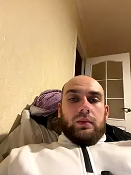 LuckyGirlfriends online show from November 4, 2025, 6:18 pm