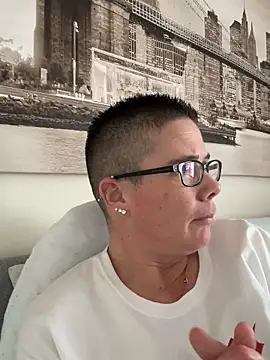 Snapshot of voluptuous-minx chatting on December 4, 2025, 12:14 pm voluptuous-minx online show from December 4, 2025, 12:14 pm