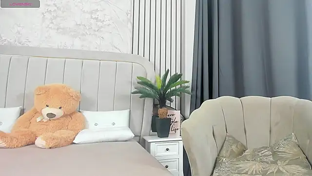 DaryaReed online show from September 15, 2025, 4:01 am