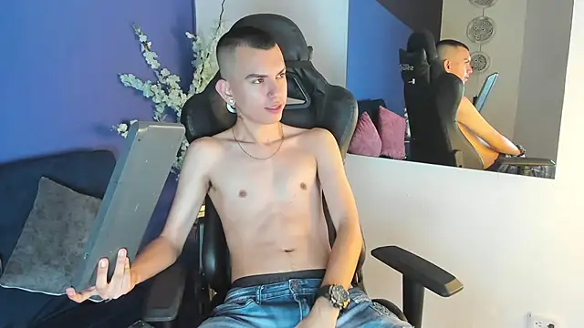 RowanCley online show from November 10, 2025, 12:15 pm