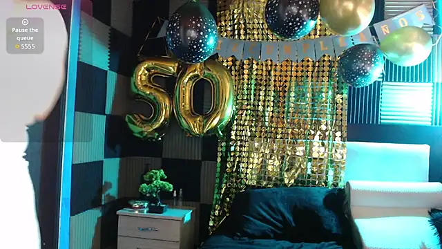 antonela-tompson online show from March 10, 2026, 5:29 pm