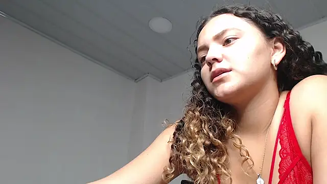 Giia Monroe online show from November 15, 2025, 4:47 pm