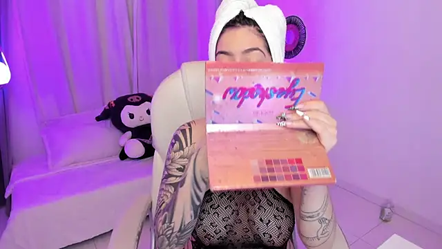 kurito  online show from November 9, 2025, 3:49 am