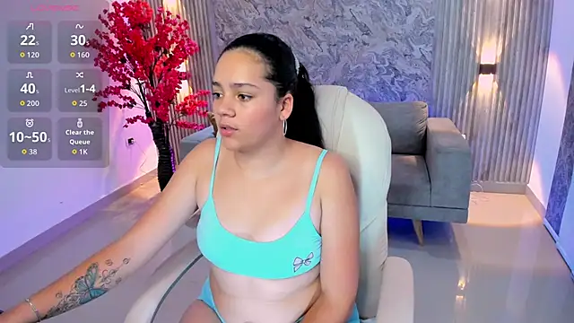 karlie small online show from December 19, 2025, 7:54 pm