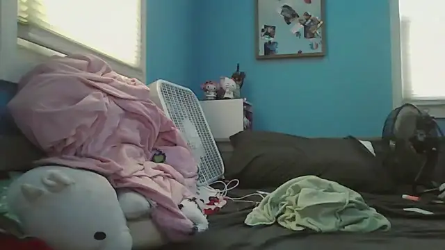 Liam axel35 online show from September 27, 2025, 7:41 pm