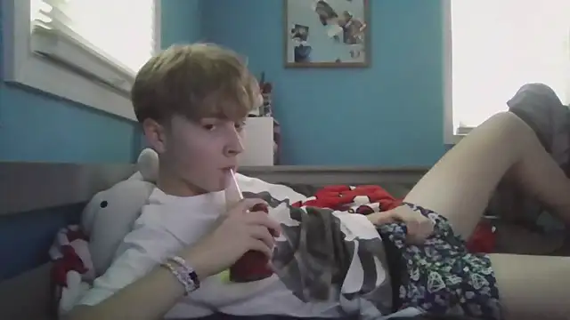 Liam axel35 online show from October 13, 2025, 7:47 pm