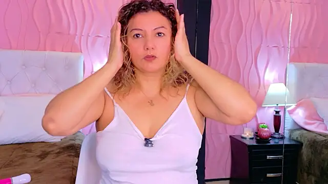 Nataly Foley online show from February 6, 2026, 6:00 pm