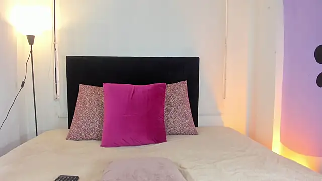 LunaVelvet777 online show from January 12, 2026, 6:57 pm