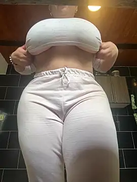 kattaleya14 online show from March 31, 2026, 3:34 pm