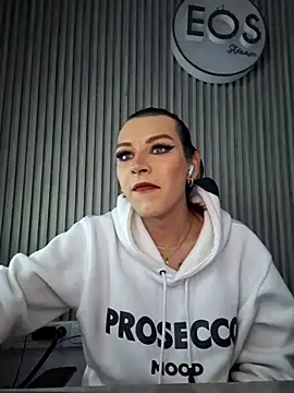 Lilith Zamara online show from November 26, 2025, 1:17 am