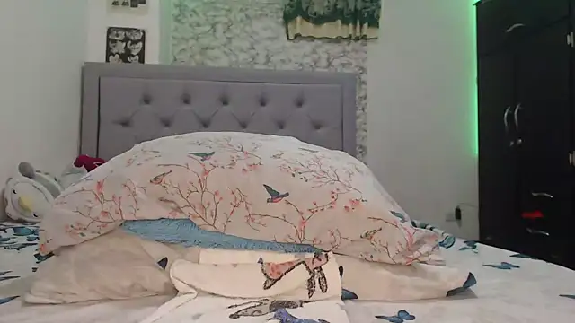 nahomibeckers online show from October 22, 2025, 3:01 pm