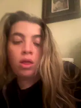 Snapshot of M1l3yD3w chatting on October 27, 2025, 1:42 am M1l3yD3w online show from October 27, 2025, 1:42 am