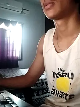 Snapshot of kjohn20 chatting on December 2, 2025, 8:19 am kjohn20 online show from December 2, 2025, 8:19 am