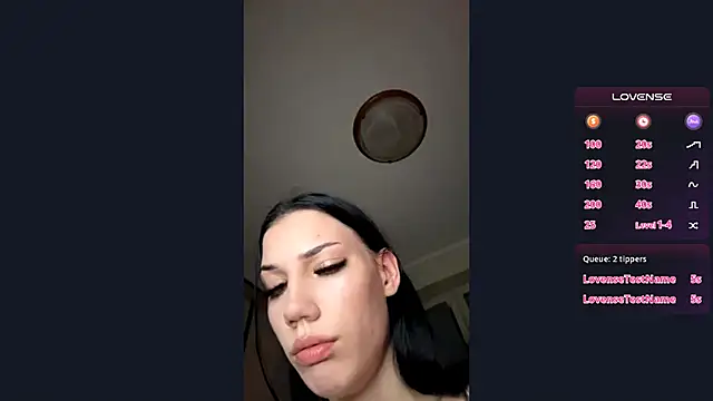 AlfredaBillegas online show from October 16, 2025, 5:03 pm
