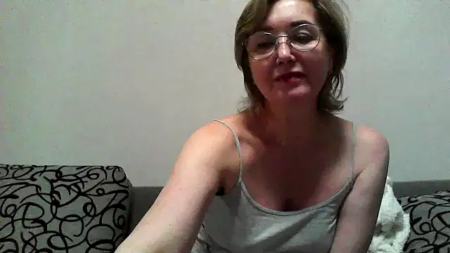 Snapshot of IrynaMolbertx chatting on February 5, 2026, 7:40 pm IrynaMolbertx online show from February 5, 2026, 7:40 pm