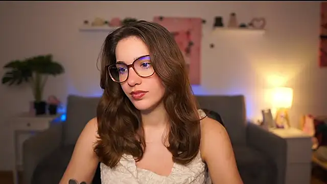 kissie cat online show from February 6, 2026, 2:20 pm