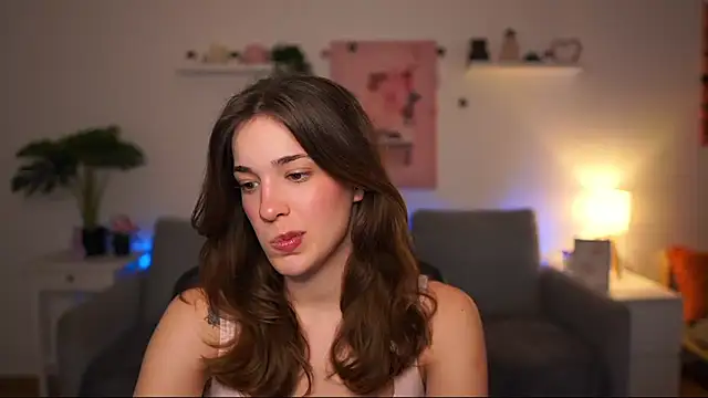 kissie cat online show from April 16, 2026, 1:01 pm