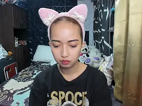 Soft Angel8 online show from December 18, 2025, 5:52 pm