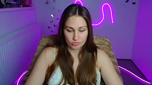 Stefanie Sweet online show from June 16, 2026, 5:21 am