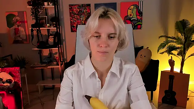 Snapshot of BethanyCloud chatting on October 4, 2025, 5:27 am BethanyCloud online show from October 4, 2025, 5:27 am