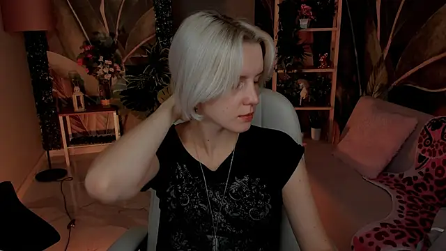 Snapshot of BethanyCloud chatting on October 6, 2025, 5:27 am BethanyCloud online show from October 6, 2025, 5:27 am