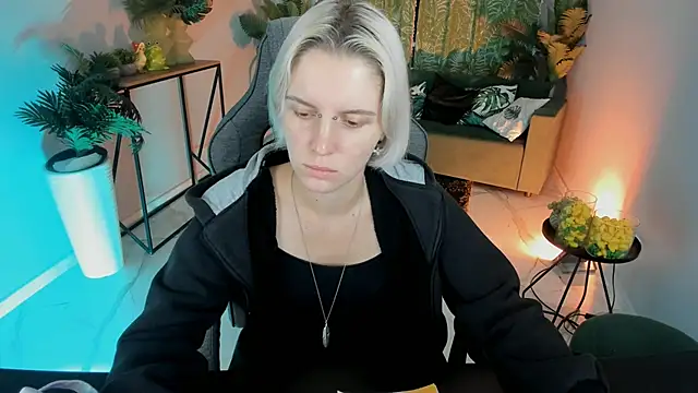 Snapshot of BethanyCloud chatting on October 10, 2025, 2:21 am BethanyCloud online show from October 10, 2025, 2:21 am