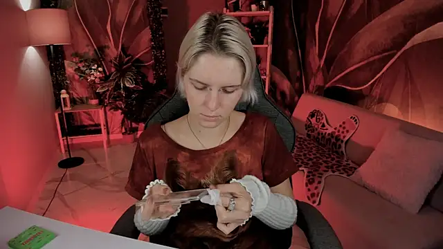 Snapshot of BethanyCloud chatting on October 16, 2025, 5:41 am BethanyCloud online show from October 16, 2025, 5:41 am