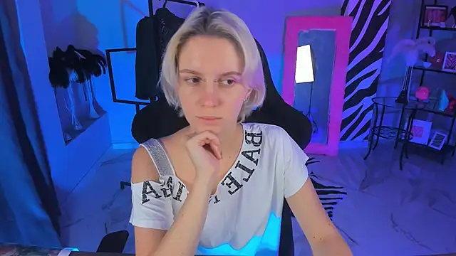 Snapshot of BethanyCloud chatting on October 17, 2025, 2:26 am BethanyCloud online show from October 17, 2025, 2:26 am