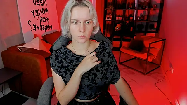 Snapshot of BethanyCloud chatting on October 20, 2025, 5:41 am BethanyCloud online show from October 20, 2025, 5:41 am