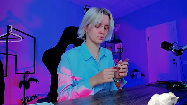 Snapshot of BethanyCloud chatting on October 22, 2025, 5:30 am BethanyCloud online show from October 22, 2025, 5:30 am