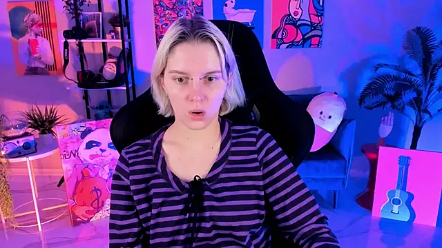 Snapshot of BethanyCloud chatting on November 7, 2025, 4:56 am BethanyCloud online show from November 7, 2025, 4:56 am