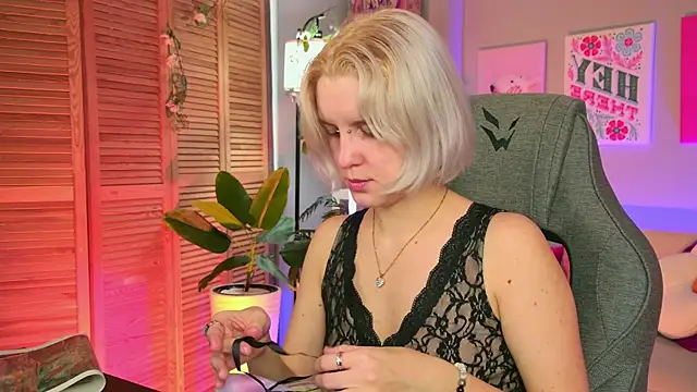 Snapshot of BethanyCloud chatting on November 20, 2025, 6:02 am BethanyCloud online show from November 20, 2025, 6:02 am