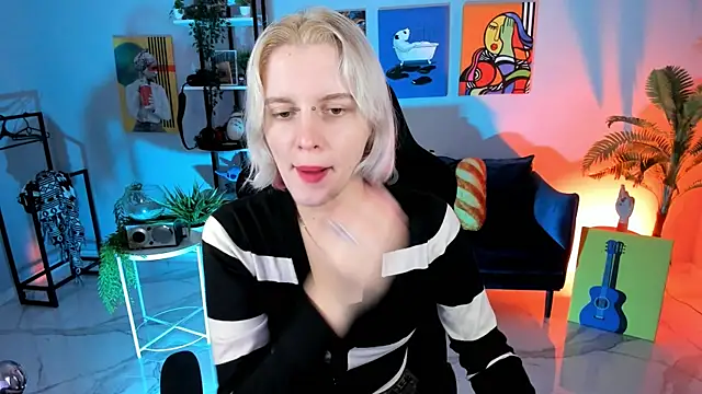 Snapshot of BethanyCloud chatting on November 24, 2025, 5:40 am BethanyCloud online show from November 24, 2025, 5:40 am