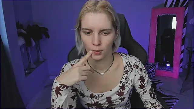 Snapshot of BethanyCloud chatting on November 27, 2025, 5:53 am BethanyCloud online show from November 27, 2025, 5:53 am