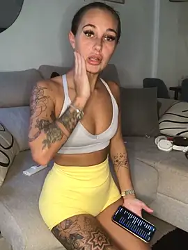 Rosieredxox online show from September 29, 2025, 7:35 am