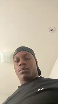 labishyoung25 online show from November 14, 2025, 2:05 pm