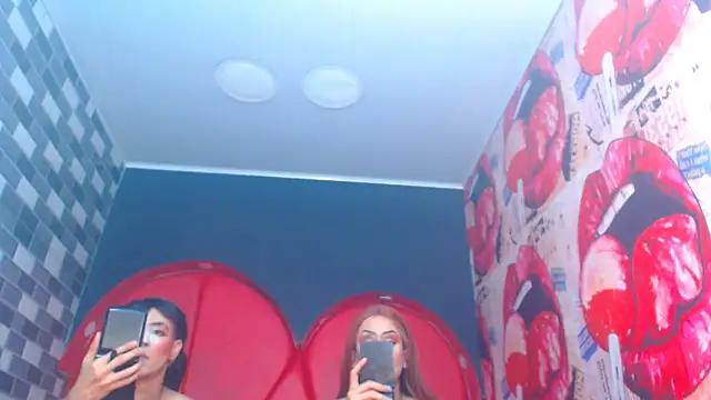 Snapshot of julessxcharlotte chatting on November 4, 2025, 2:27 pm julessxcharlotte online show from November 4, 2025, 2:27 pm