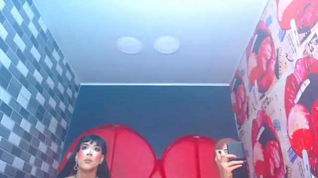 Snapshot of julessxcharlotte chatting on November 6, 2025, 2:07 pm julessxcharlotte online show from November 6, 2025, 2:07 pm