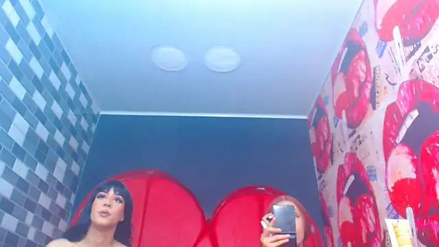 Snapshot of julessxcharlotte chatting on November 26, 2025, 2:07 pm julessxcharlotte online show from November 26, 2025, 2:07 pm