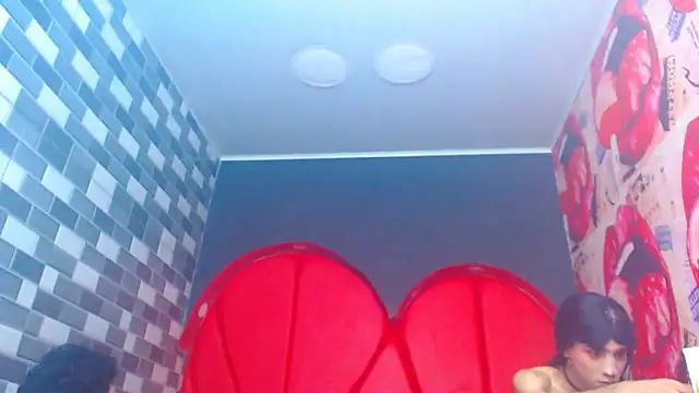 Snapshot of julessxcharlotte chatting on December 18, 2025, 2:23 pm julessxcharlotte online show from December 18, 2025, 2:23 pm