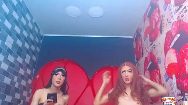 Snapshot of julessxcharlotte chatting on December 22, 2025, 2:36 pm julessxcharlotte online show from December 22, 2025, 2:36 pm