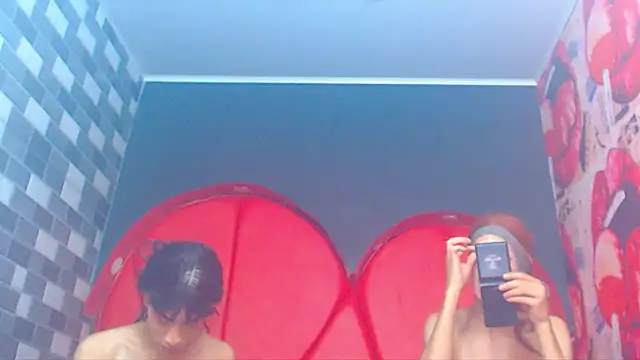 Snapshot of julessxcharlotte chatting on January 8, 2026, 2:08 pm julessxcharlotte online show from January 8, 2026, 2:08 pm