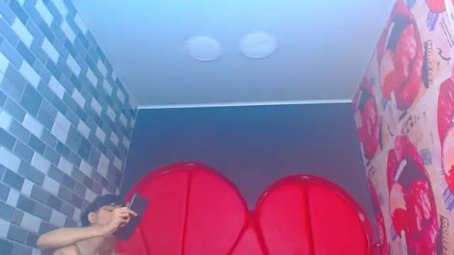 Snapshot of julessxcharlotte chatting on January 15, 2026, 2:21 pm julessxcharlotte online show from January 15, 2026, 2:21 pm