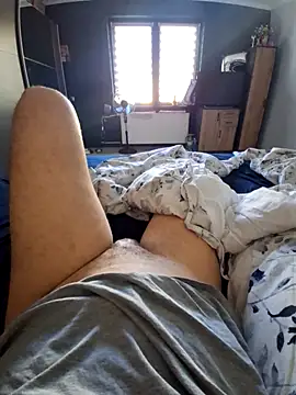 Snapshot of GrzechX chatting on October 3, 2025, 10:45 am GrzechX online show from October 3, 2025, 10:45 am